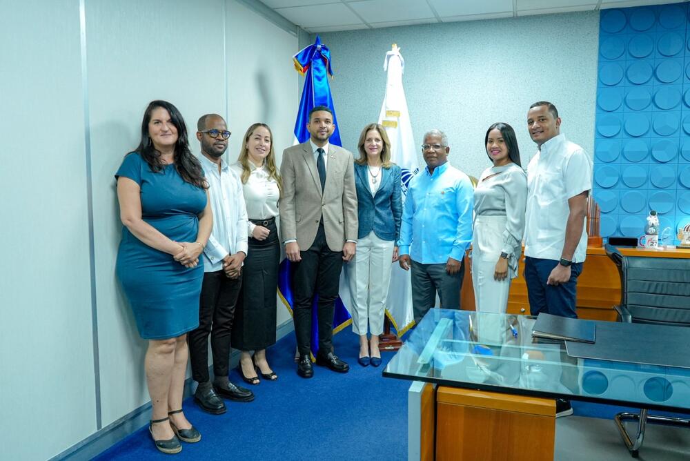 Representación de los equipos presentes por ambas instituciones.