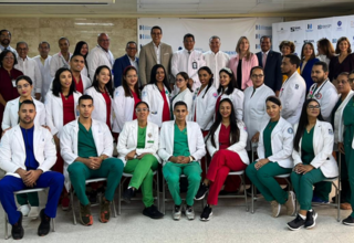 Médicos residentes de Santiago y San Francisco recibirán capacitación en cuidados obstétricos y neonatales de emergencia (COEm) 