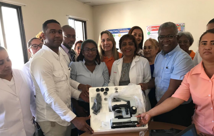 UNFPA entrega a hospital de Dajabón equipo para realización de papanicoláu 