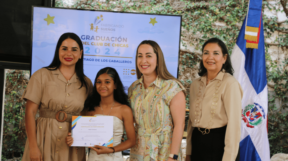 CEDI-Mujer y UNFPA celebran graduación de clubes de chicas Fabricando Sueños en lucha contra embarazo adolescente