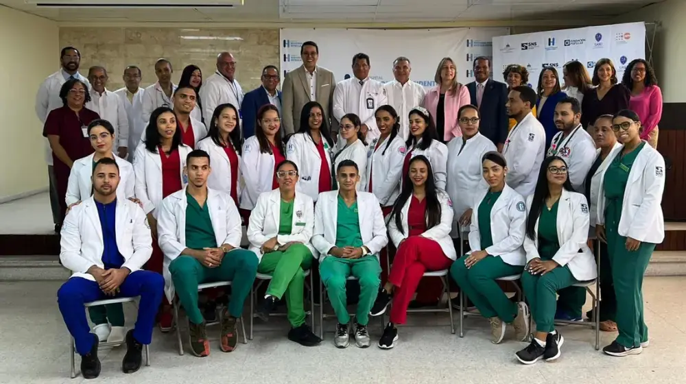 Médicos residentes de Santiago y San Francisco recibirán capacitación en cuidados obstétricos y neonatales de emergencia (COEm) 